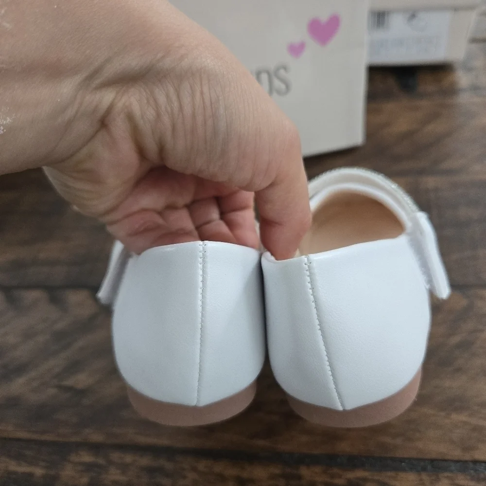 Tip Top Kids Girls MaryJane White Shoe with Rhinestone Strap. Style S187. Size 8